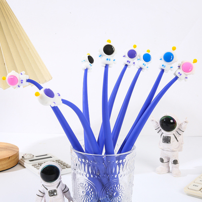 Хорошая цена. 12PCS Красивые пишущие ручки для космонавтов 0,5 мм, черные чернила для пишущих ручек для офиса школьные принадлежности студенты дети подарок онлайн